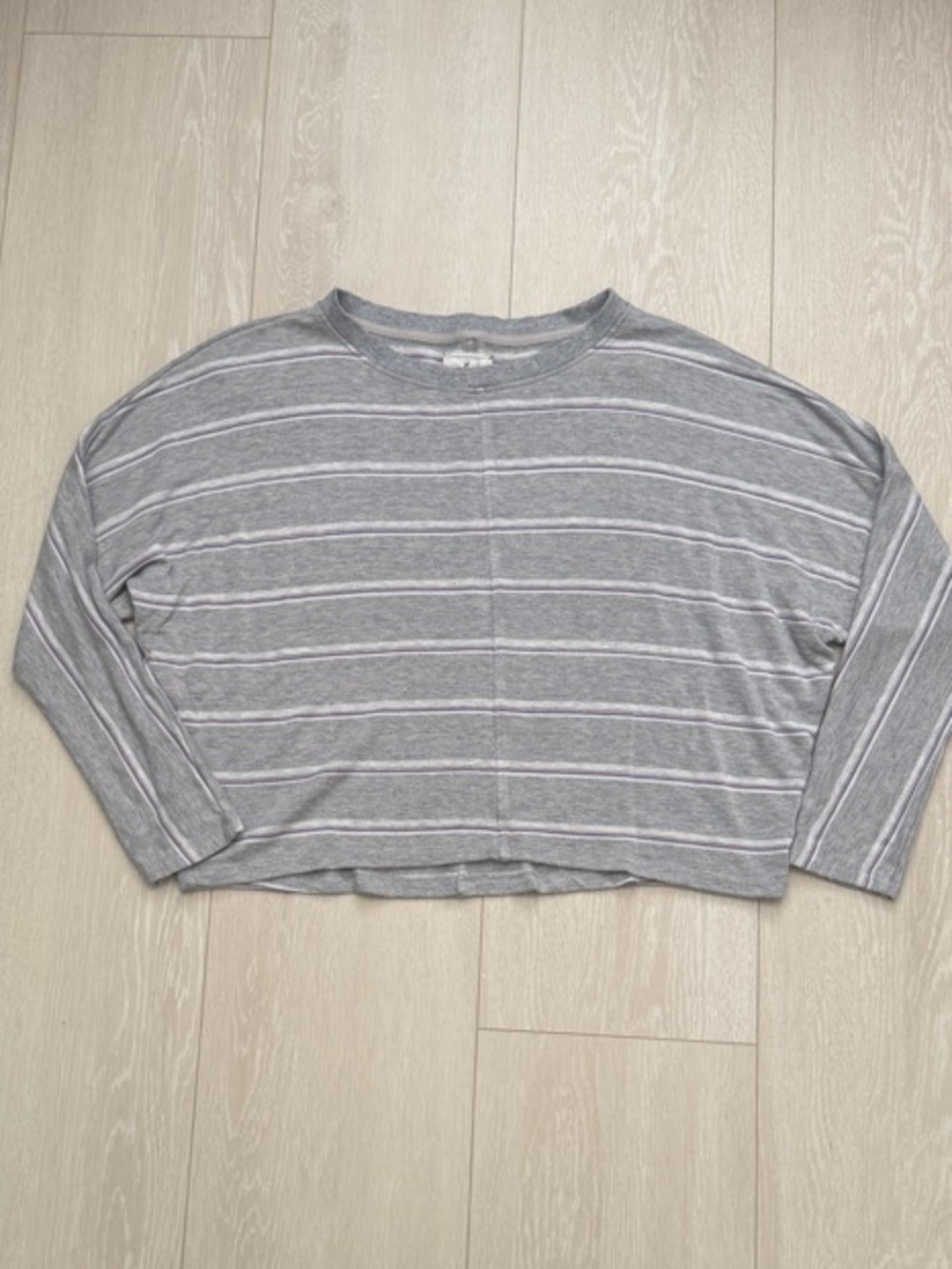 3/$10 Lou & Grey Heathered Gray and Purple Accent Top